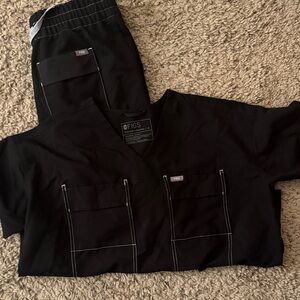 FIGS Black and White Sz M Cargo Scrubs HTF